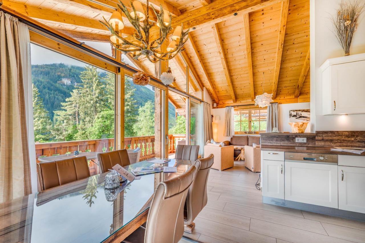 Chaletdorf Am Sonnenhang Neukirchen am Großvenediger エクステリア 写真