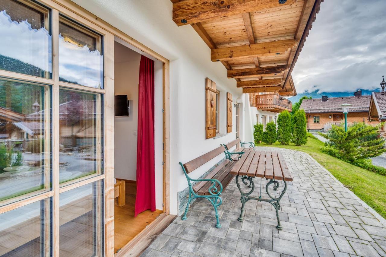 Chaletdorf Am Sonnenhang Neukirchen am Großvenediger エクステリア 写真